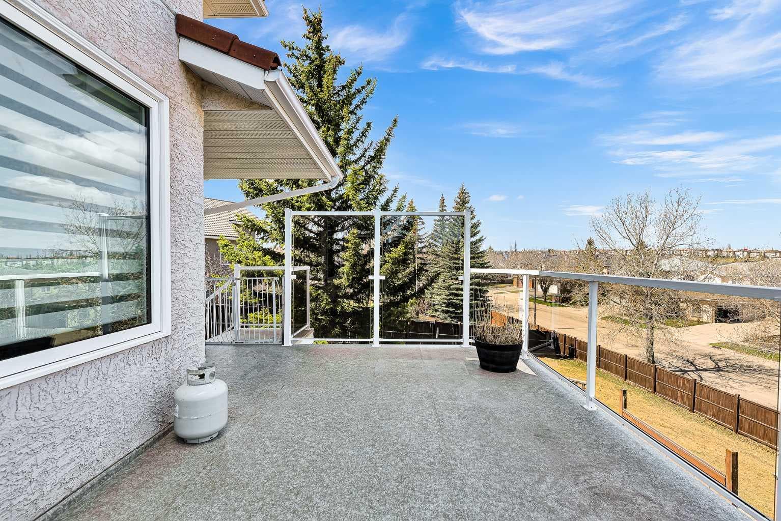 215 Edgevalley Mews 