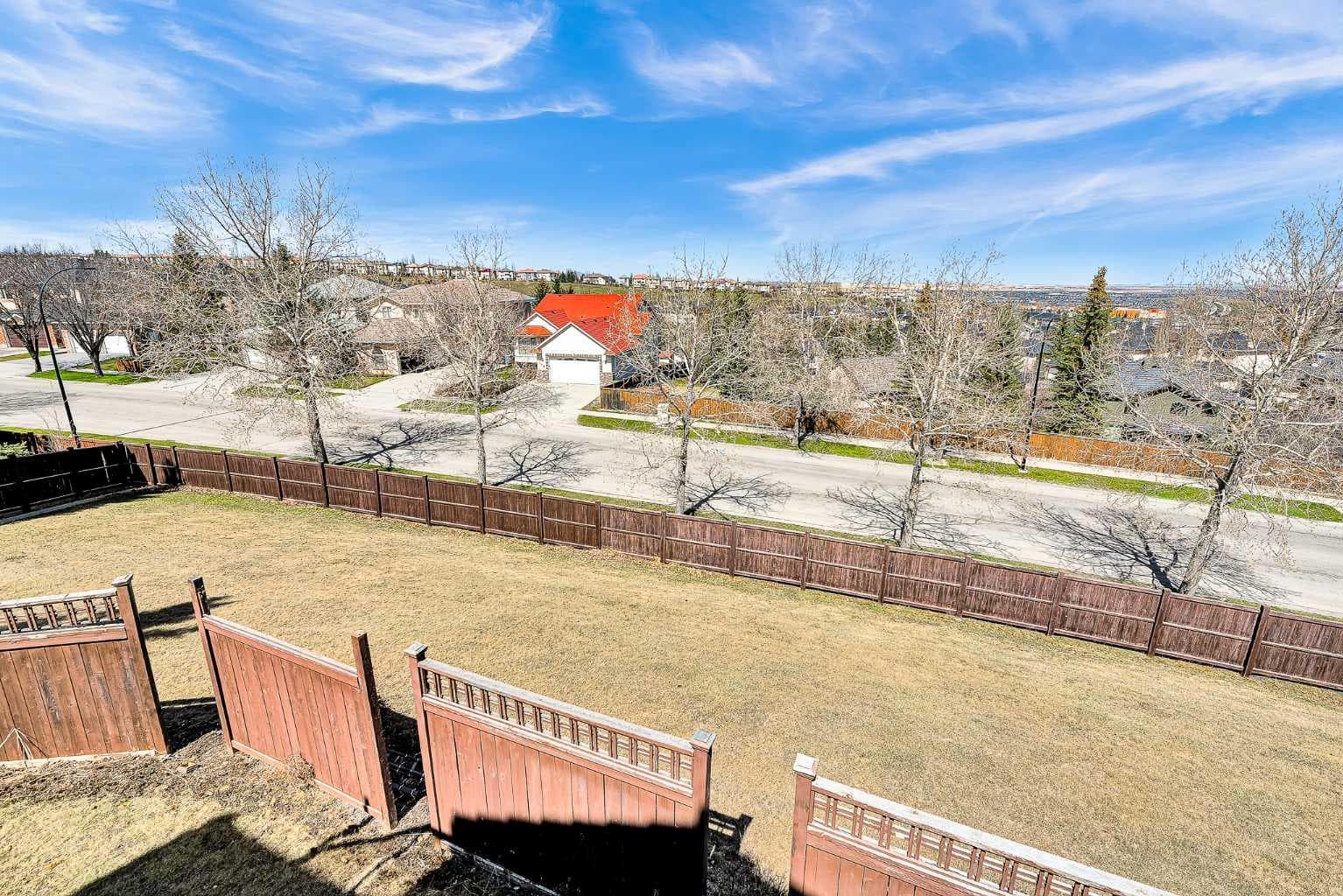 215 Edgevalley Mews 