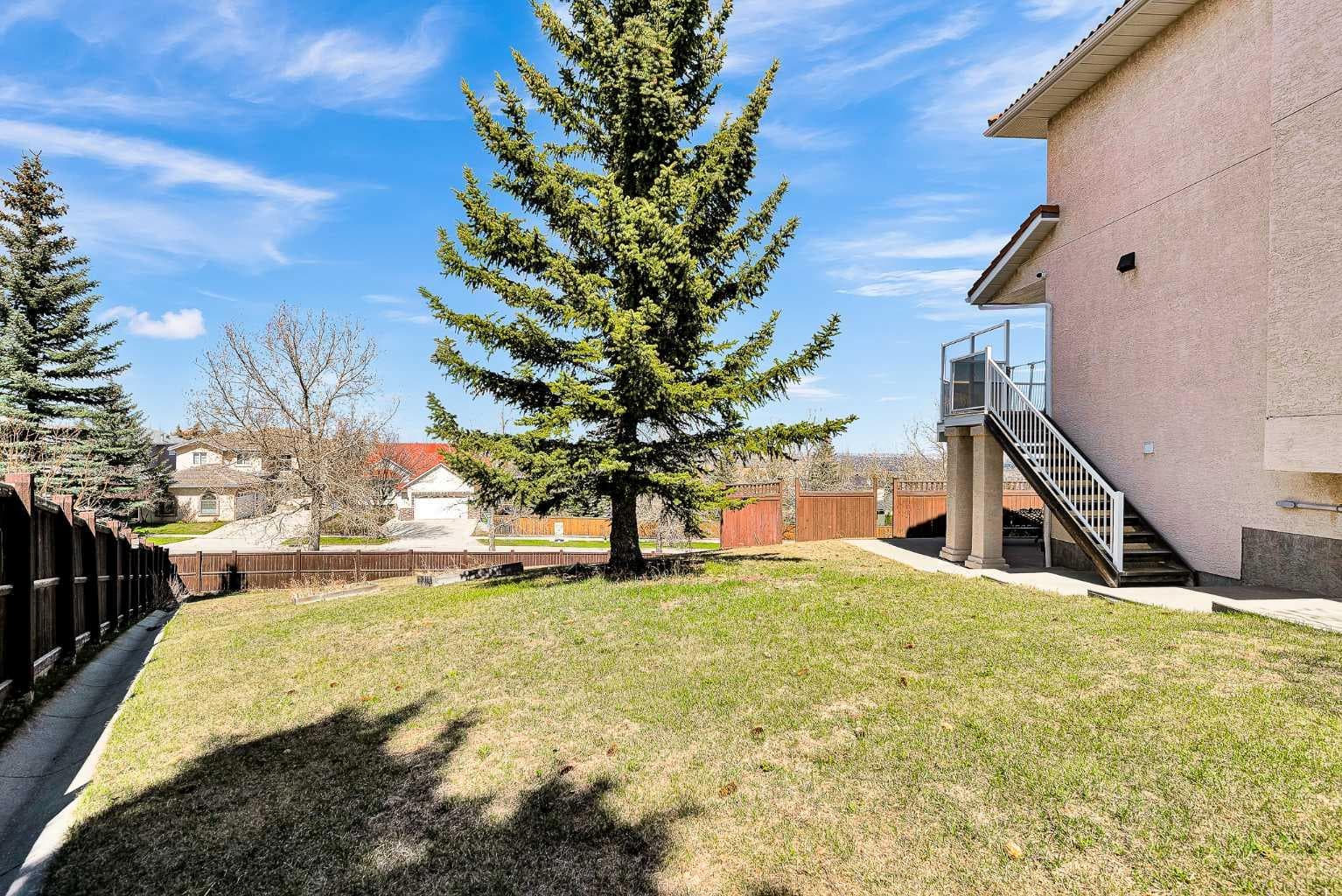 215 Edgevalley Mews 