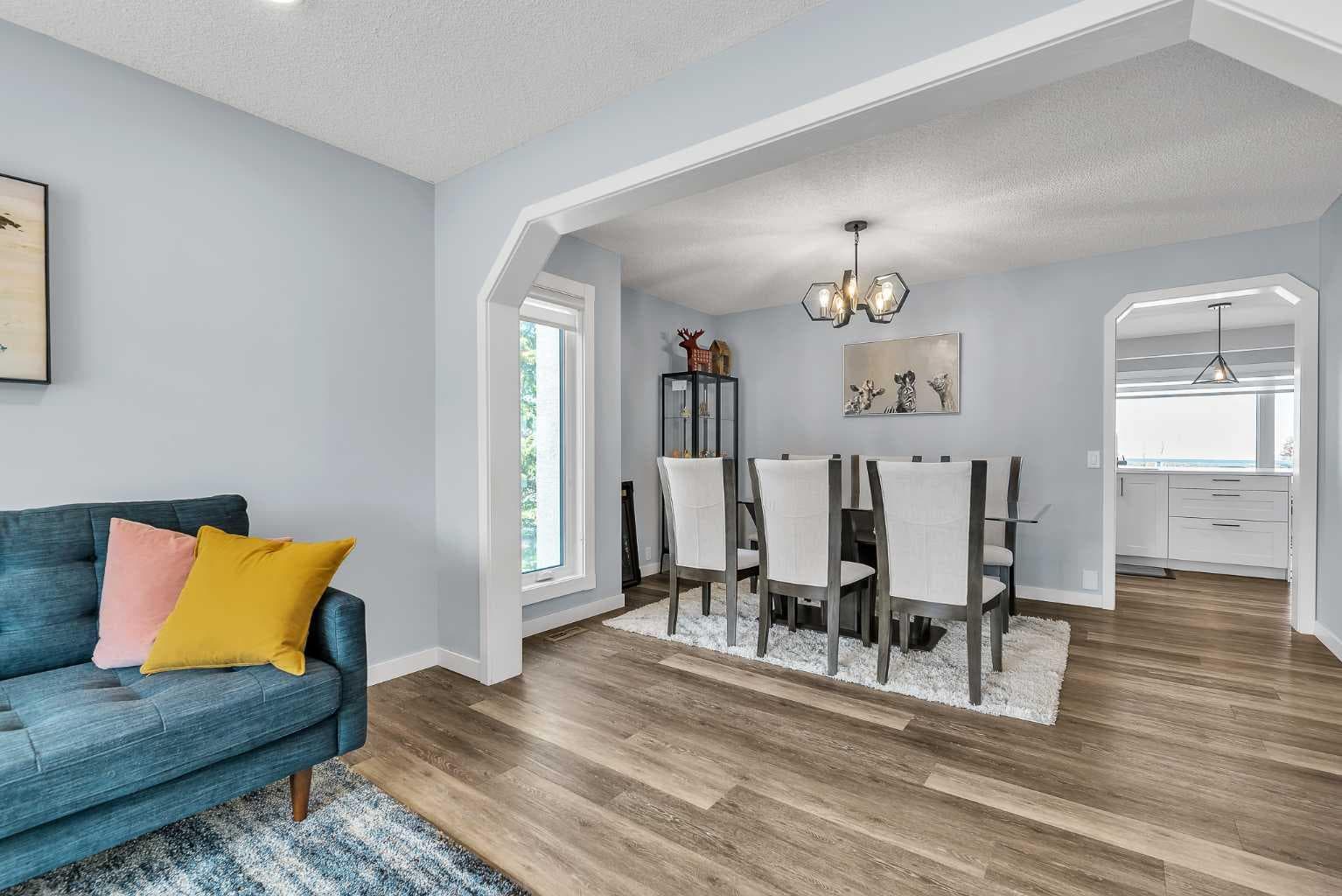 215 Edgevalley Mews 