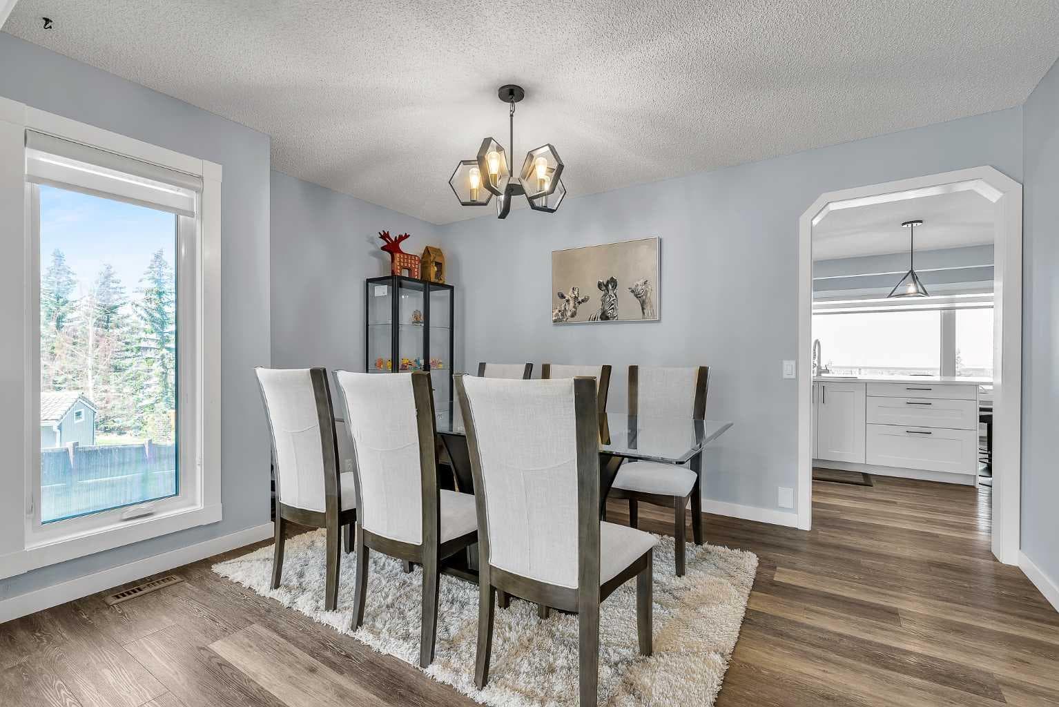 215 Edgevalley Mews 