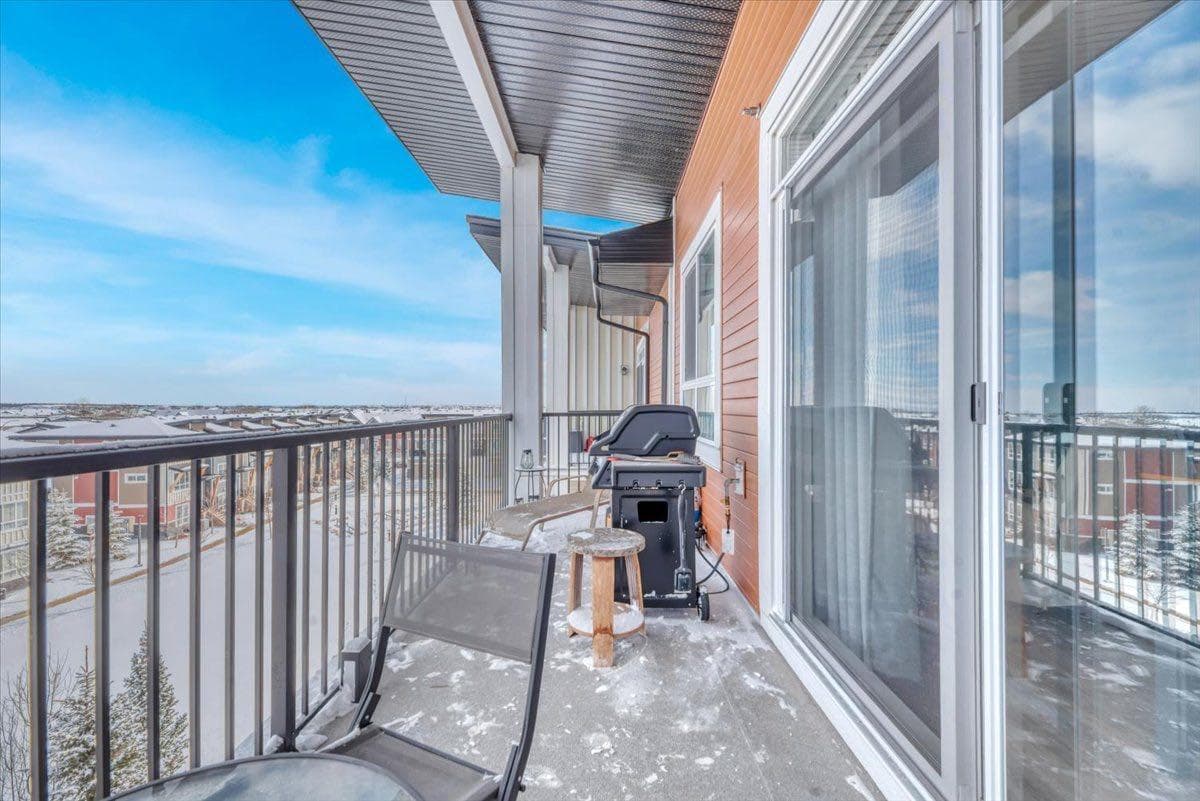 408, 35 walgrove Walk SE