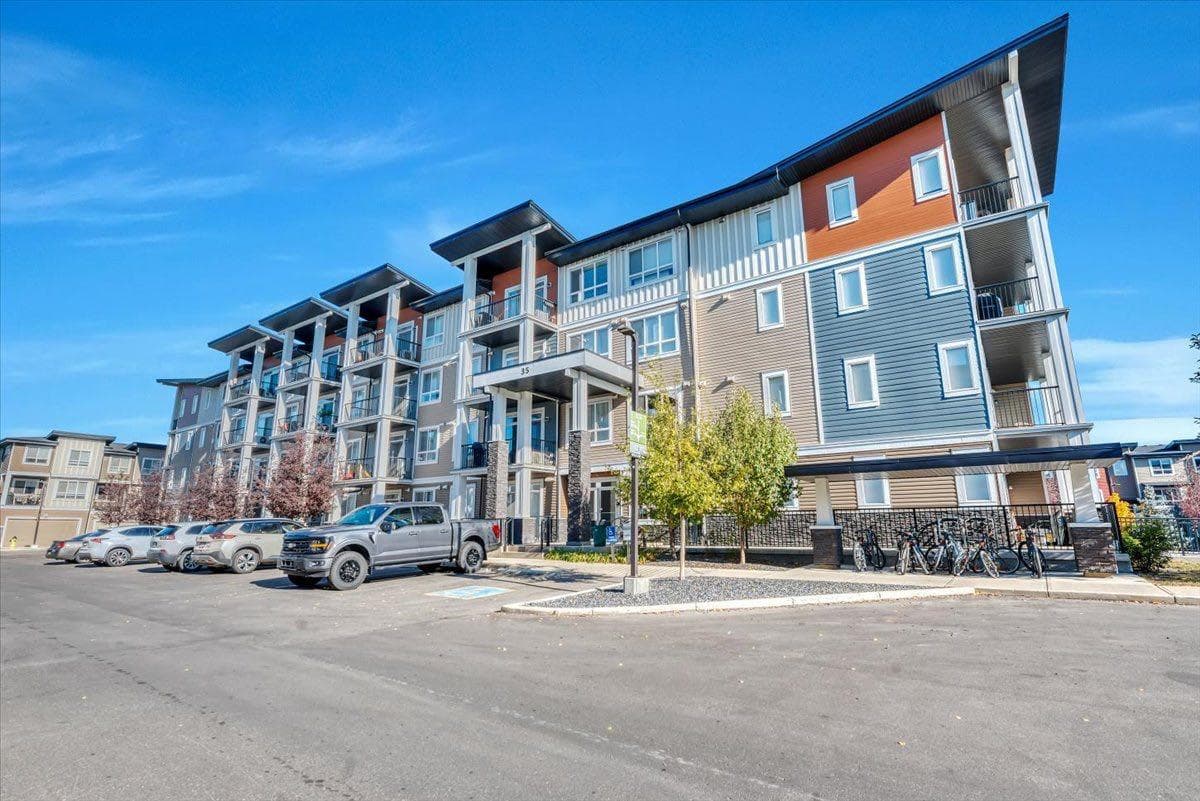 408, 35 walgrove Walk SE