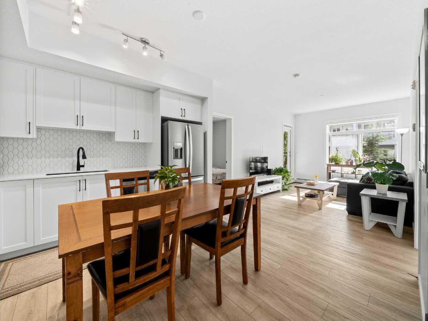 3111, 3727 Sage Hill  