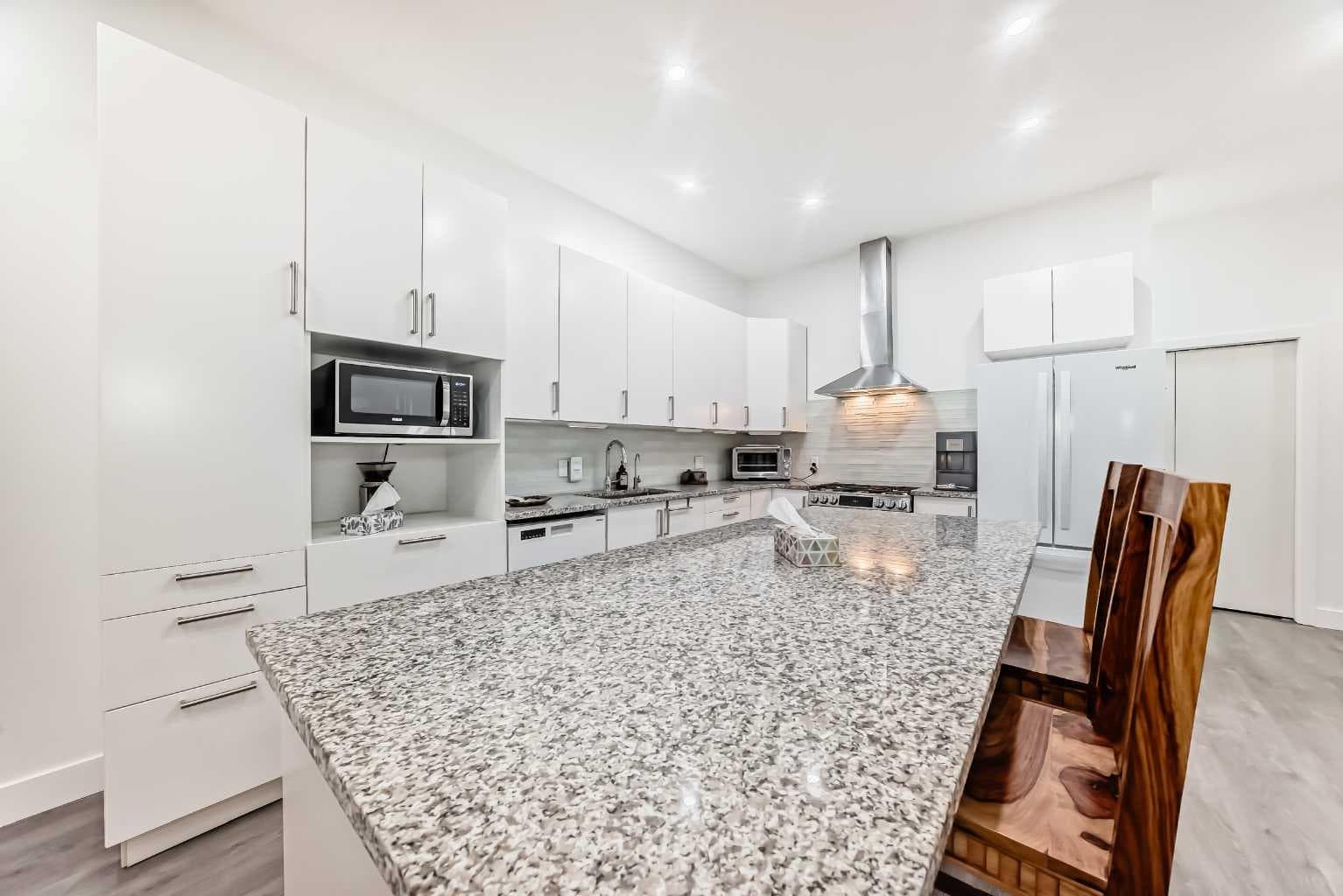 303, 1212 13 Street SE