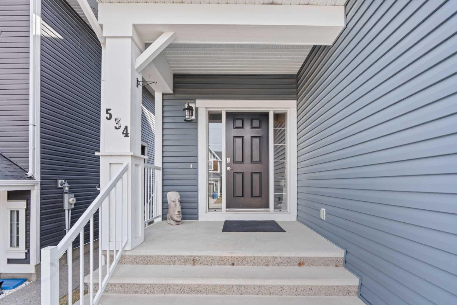 534 River Heights Crescent 