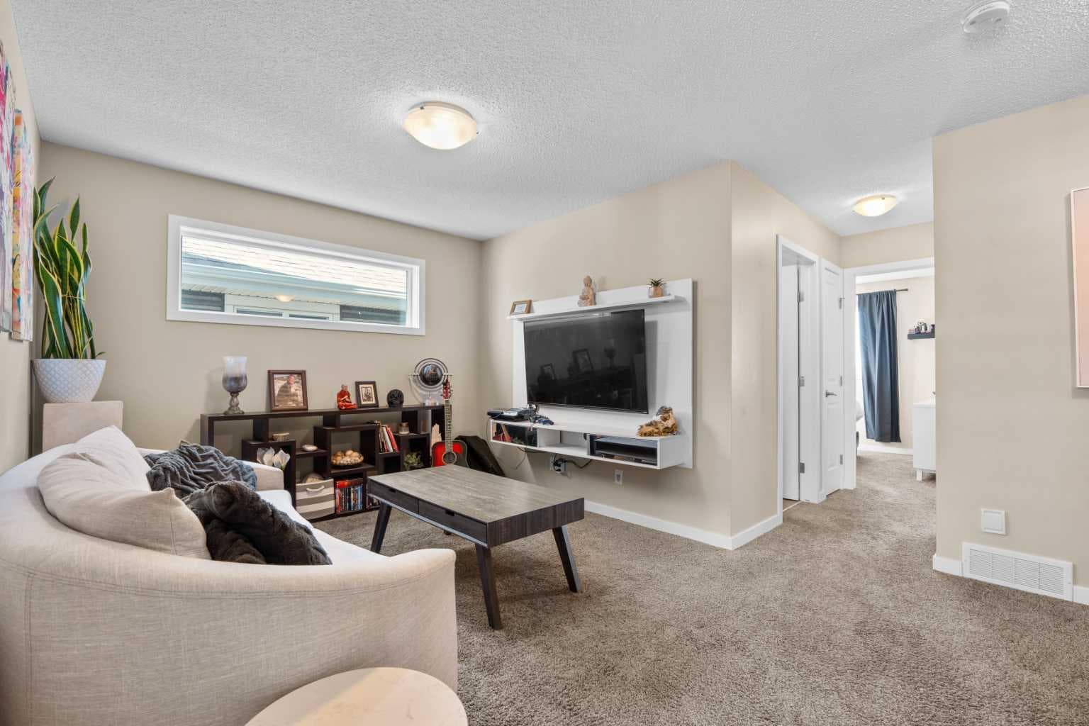 534 River Heights Crescent 