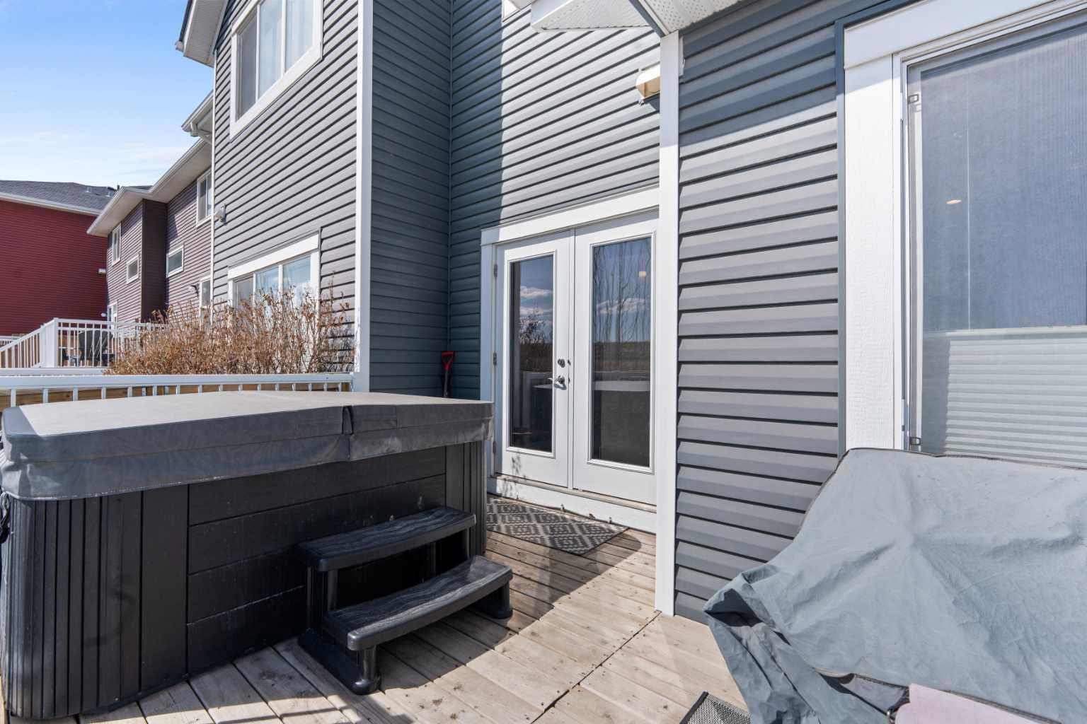 534 River Heights Crescent 