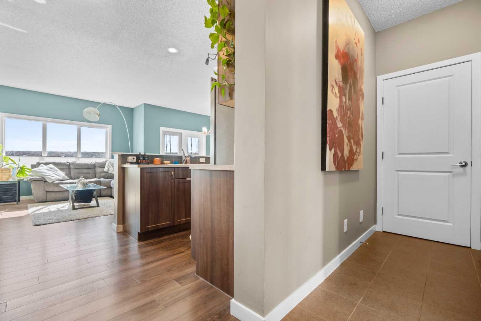 534 River Heights Crescent 