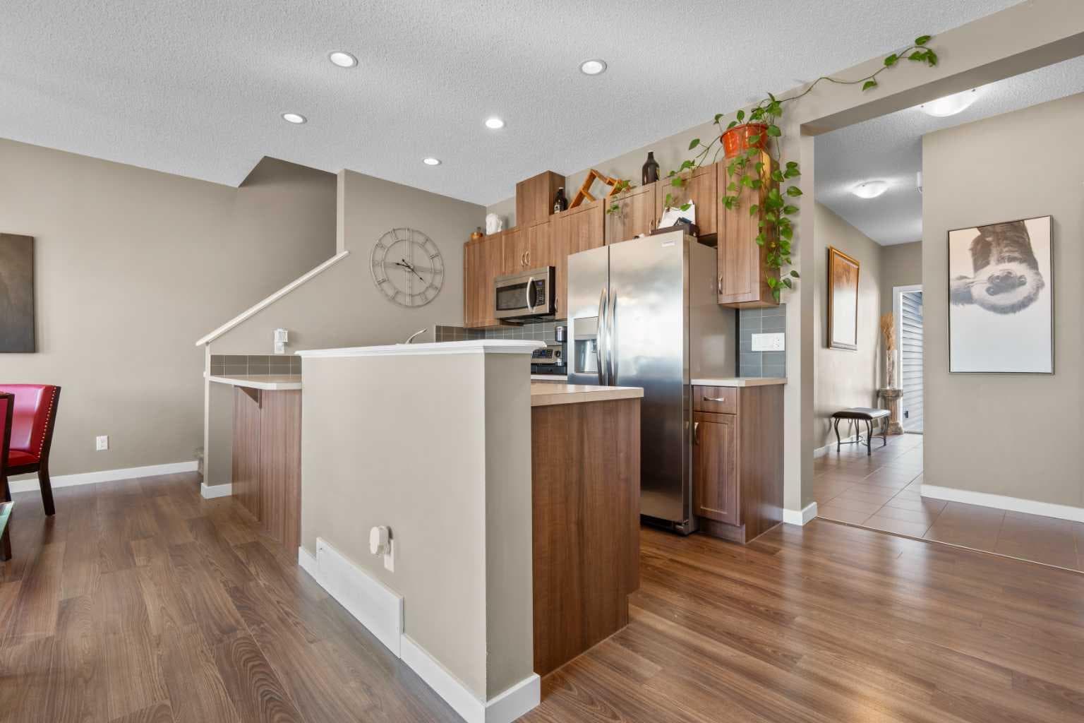 534 River Heights Crescent 