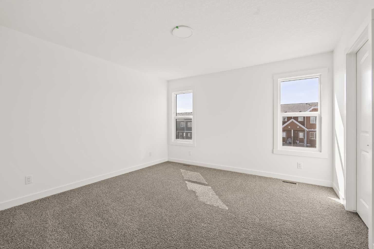 1133 Chinook Gate Bay SW