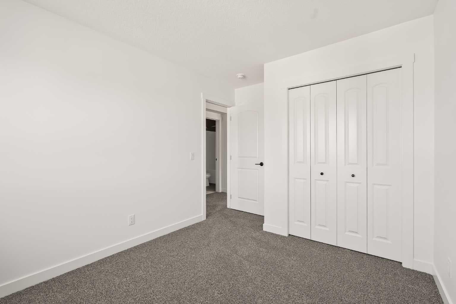 1133 Chinook Gate Bay SW