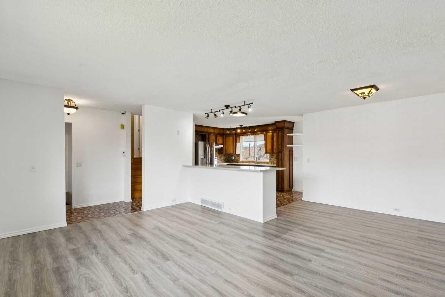 12 Huntwick Way NE