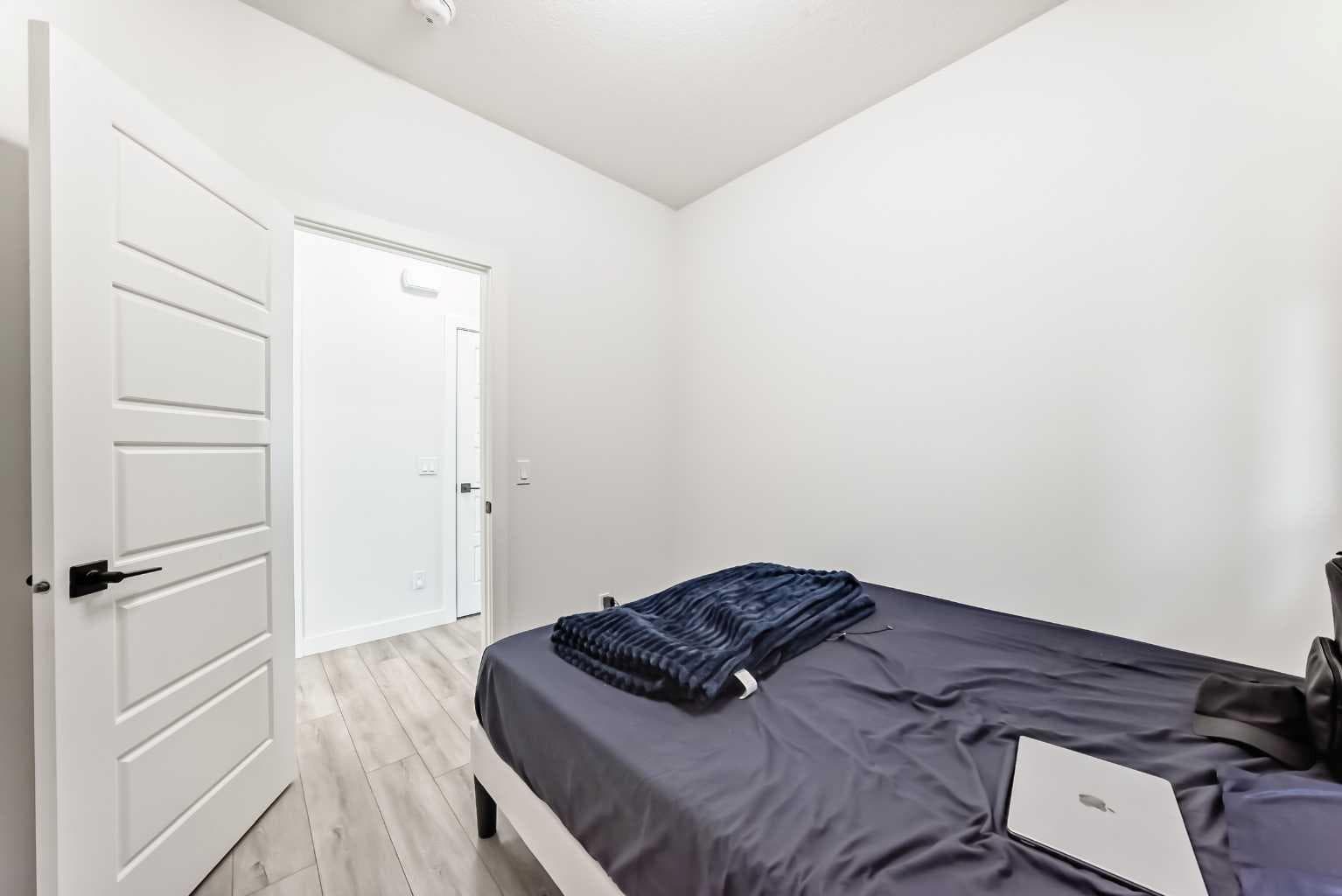 287 Amblehurst Way NW
