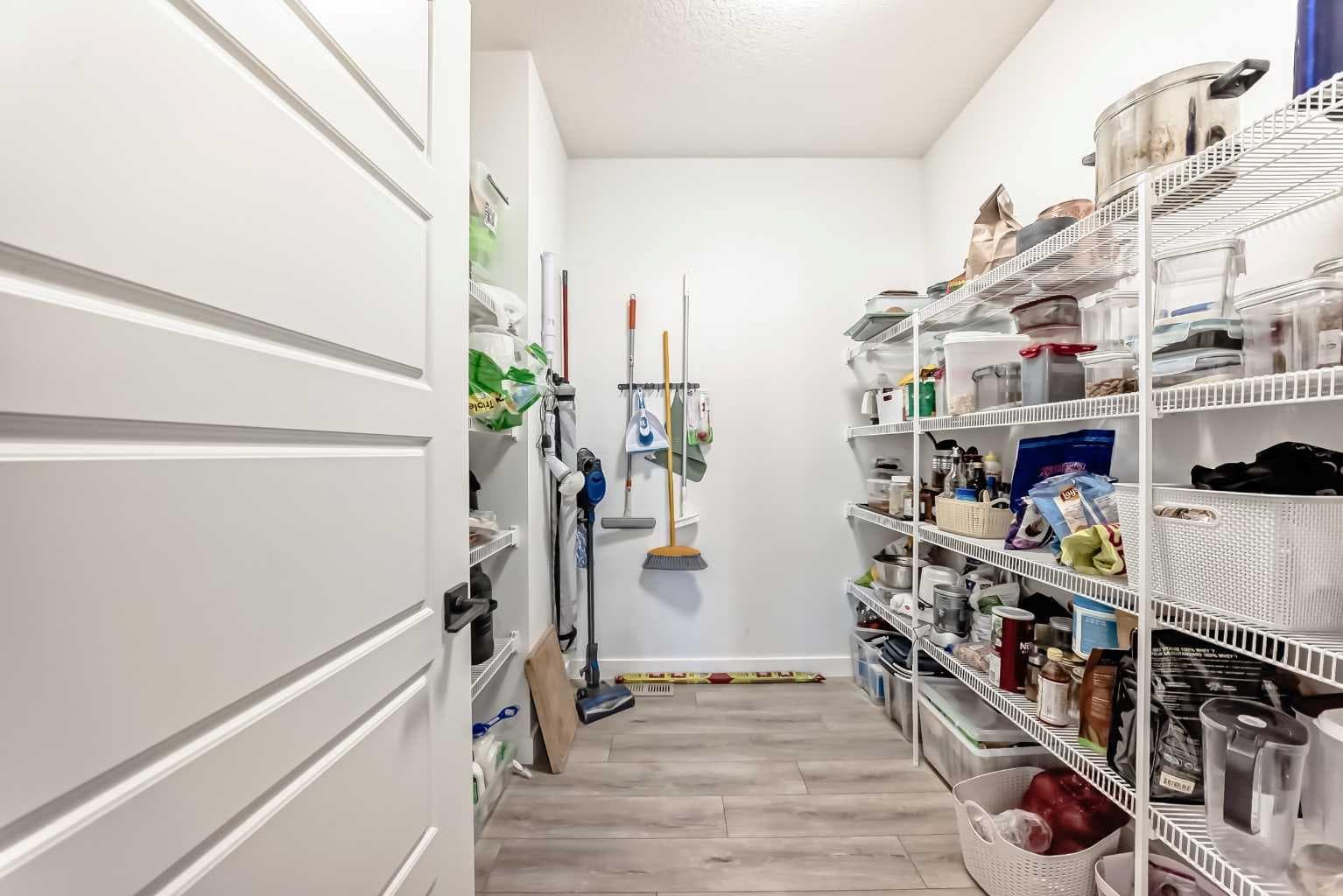 287 Amblehurst Way NW