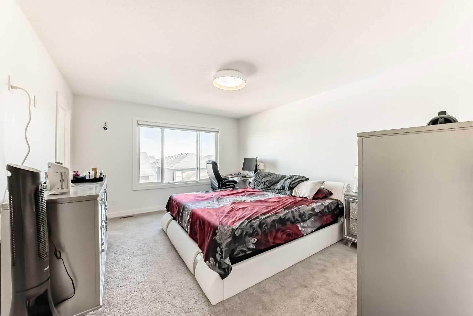 287 Amblehurst Way NW