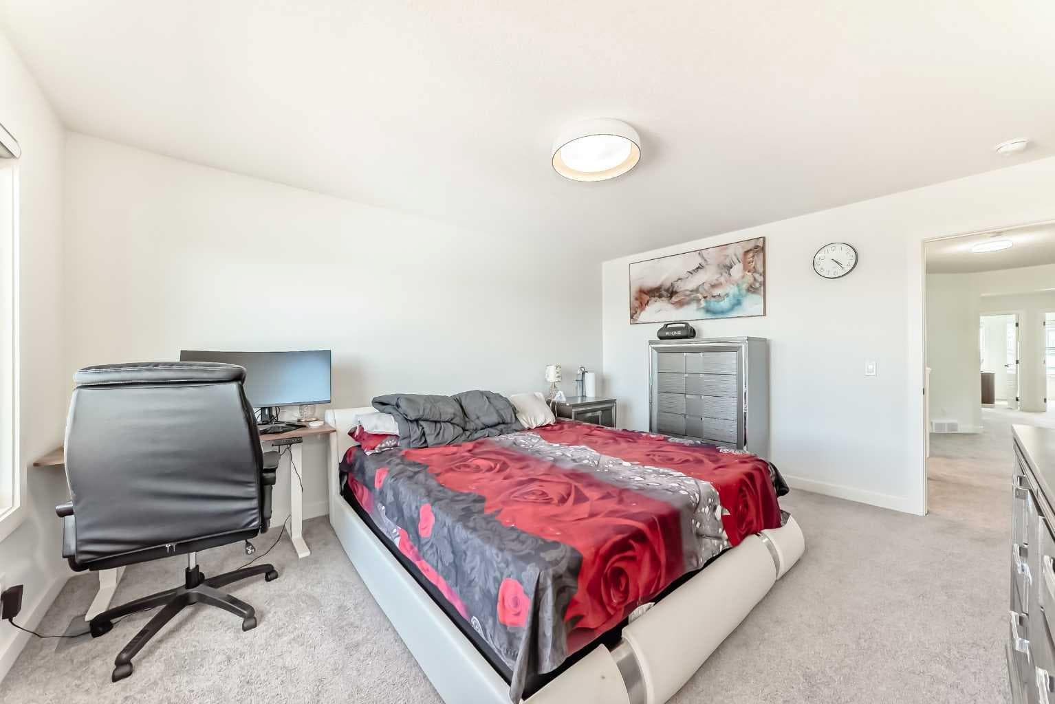 287 Amblehurst Way NW