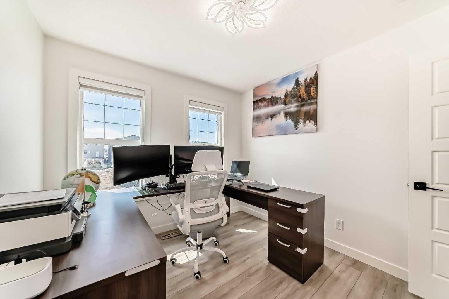 287 Amblehurst Way NW