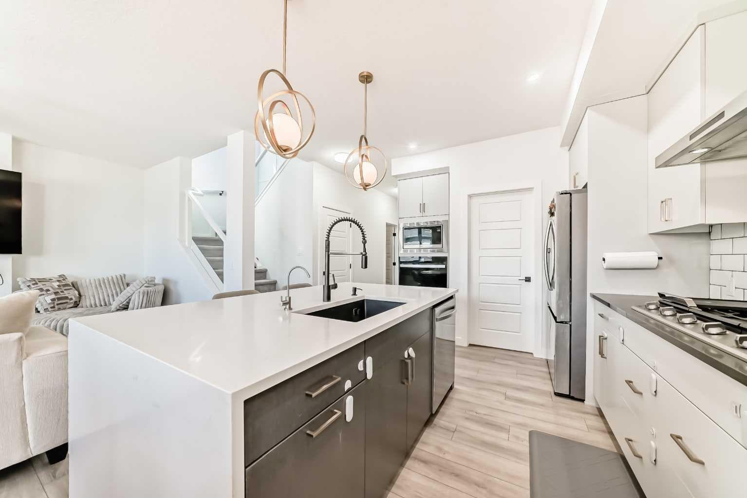 287 Amblehurst Way NW