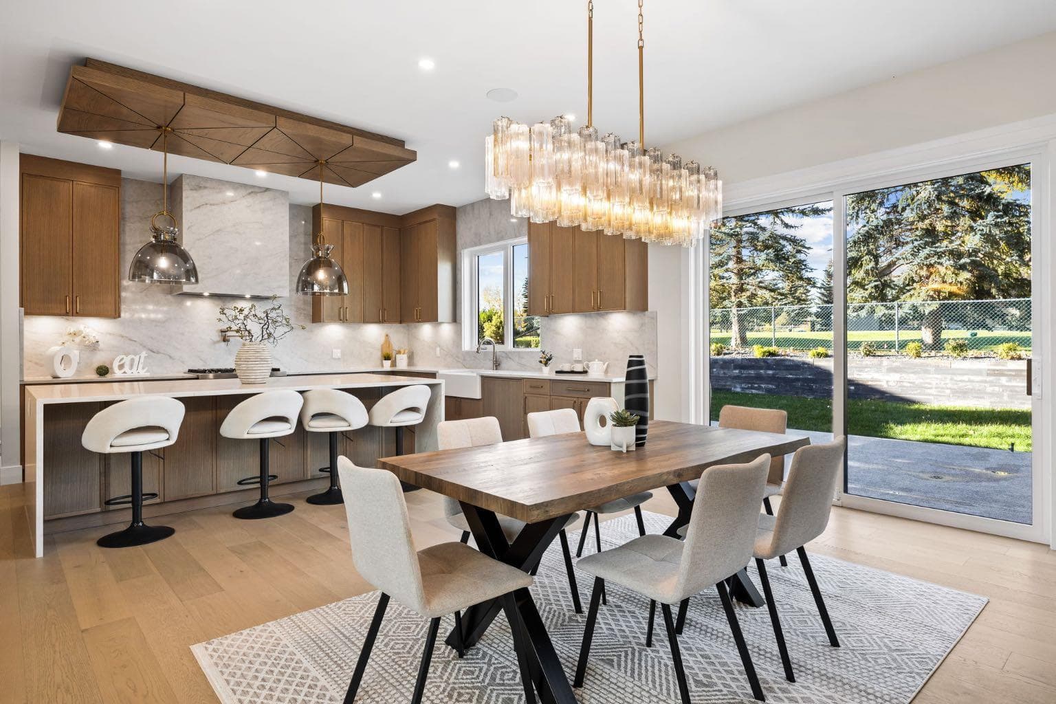 620 Varsity Estates Crescent NW