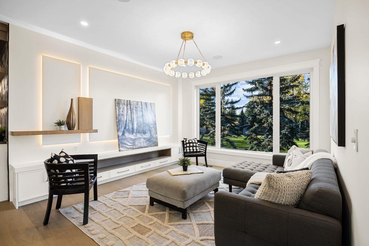 620 Varsity Estates Crescent NW