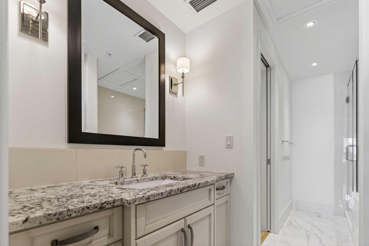 305, 221 Quarry Way SE