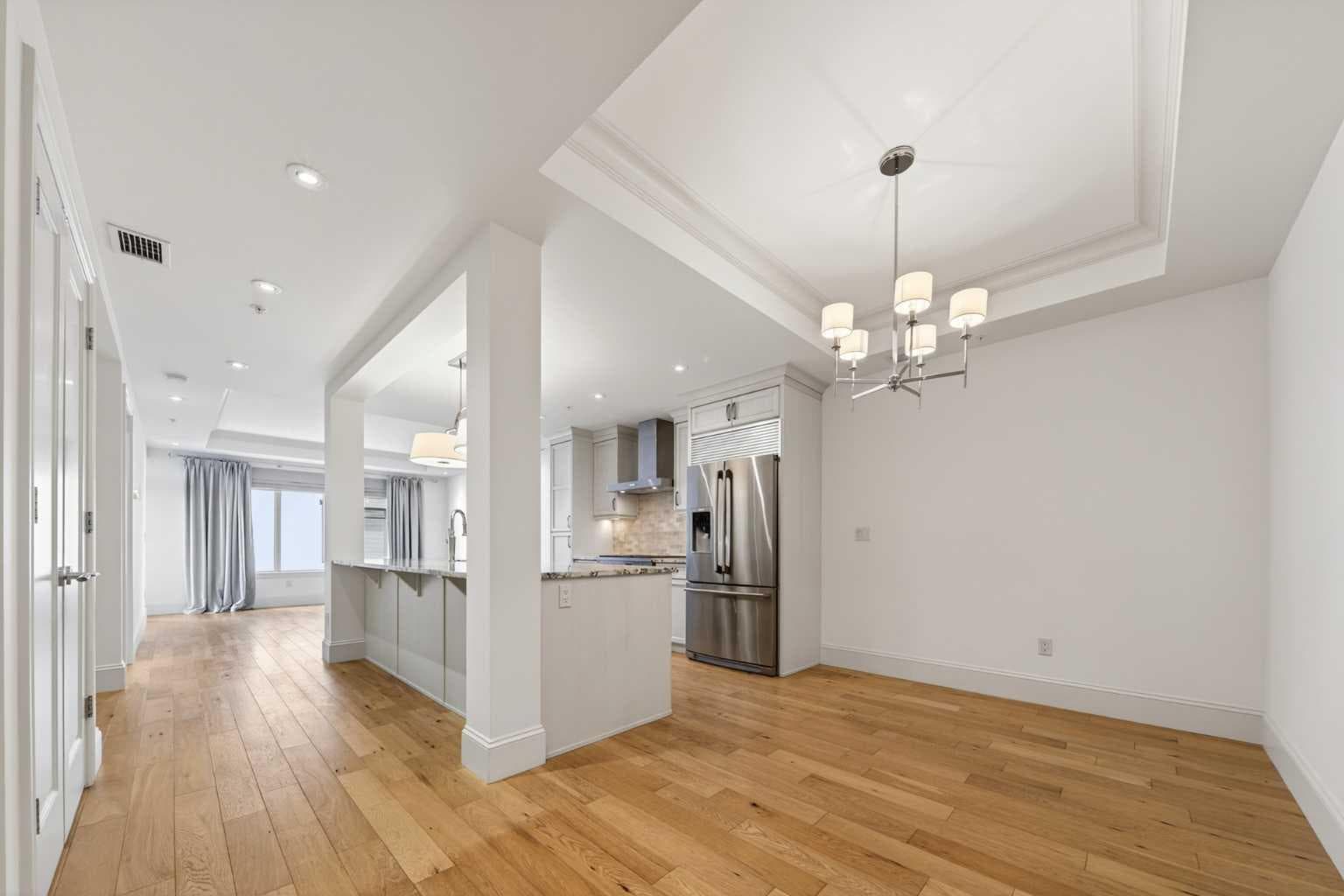 305, 221 Quarry Way SE