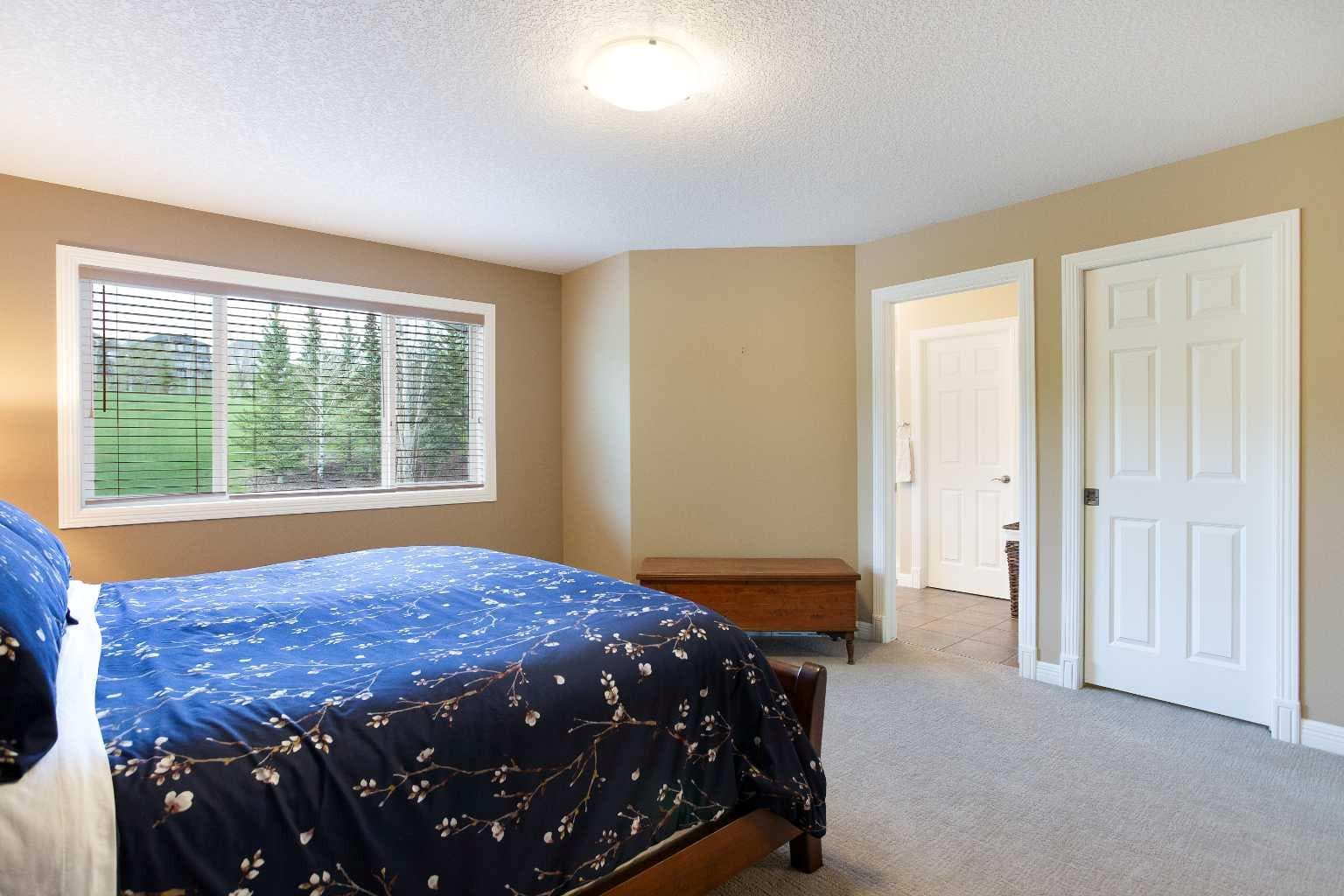 30 Discovery Ridge Gardens SW