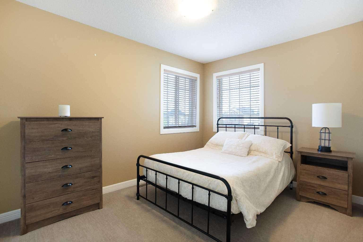 30 Discovery Ridge Gardens SW