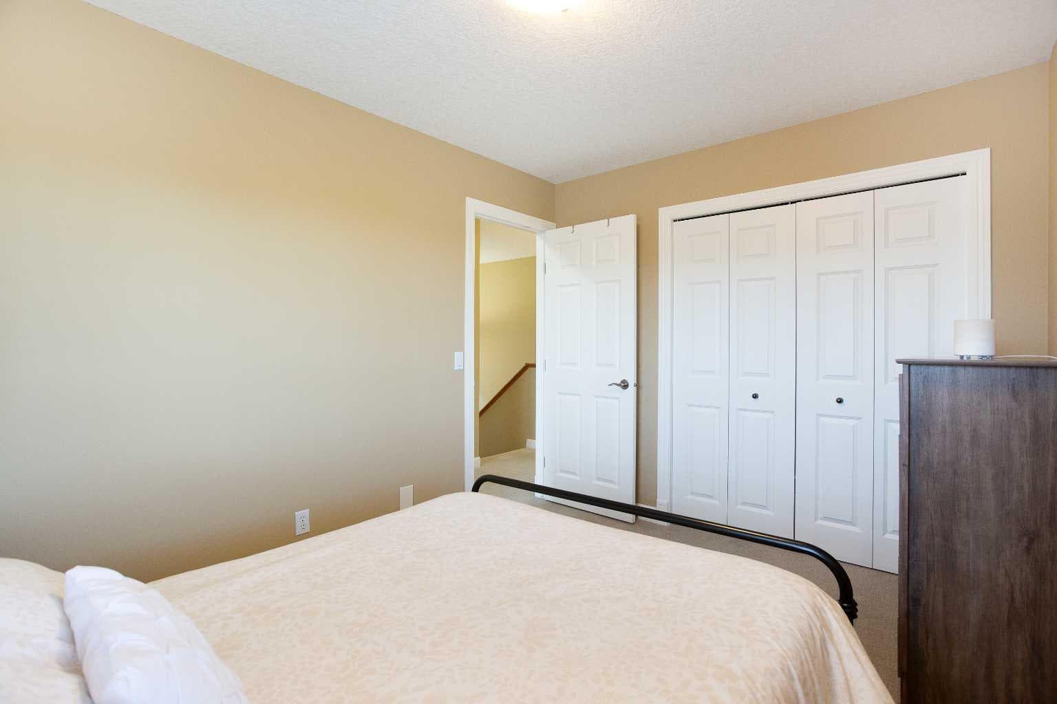 30 Discovery Ridge Gardens SW