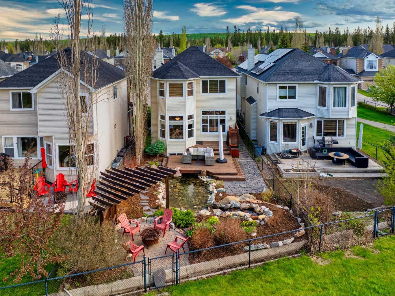 30 Discovery Ridge Gardens SW