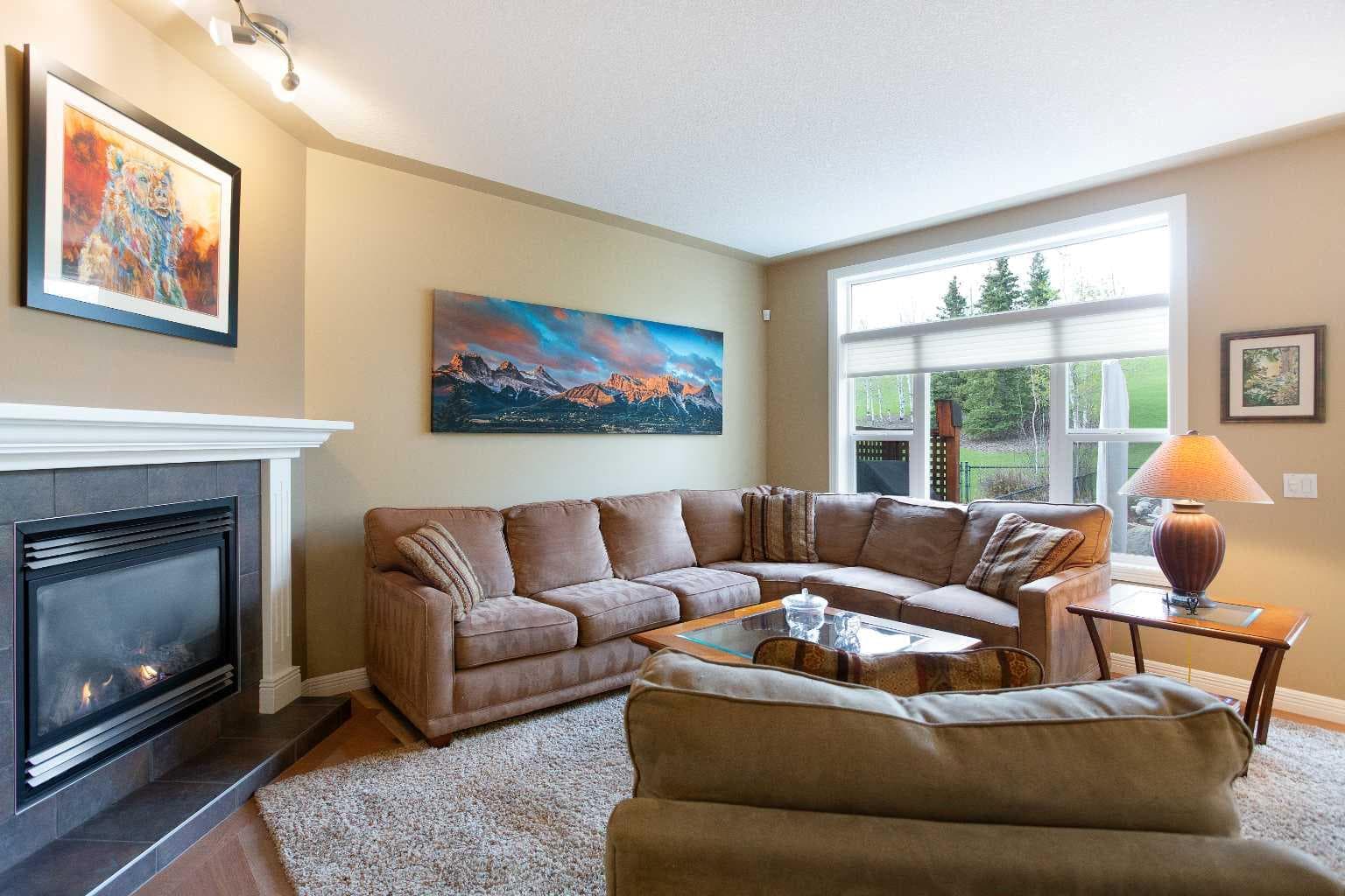30 Discovery Ridge Gardens SW