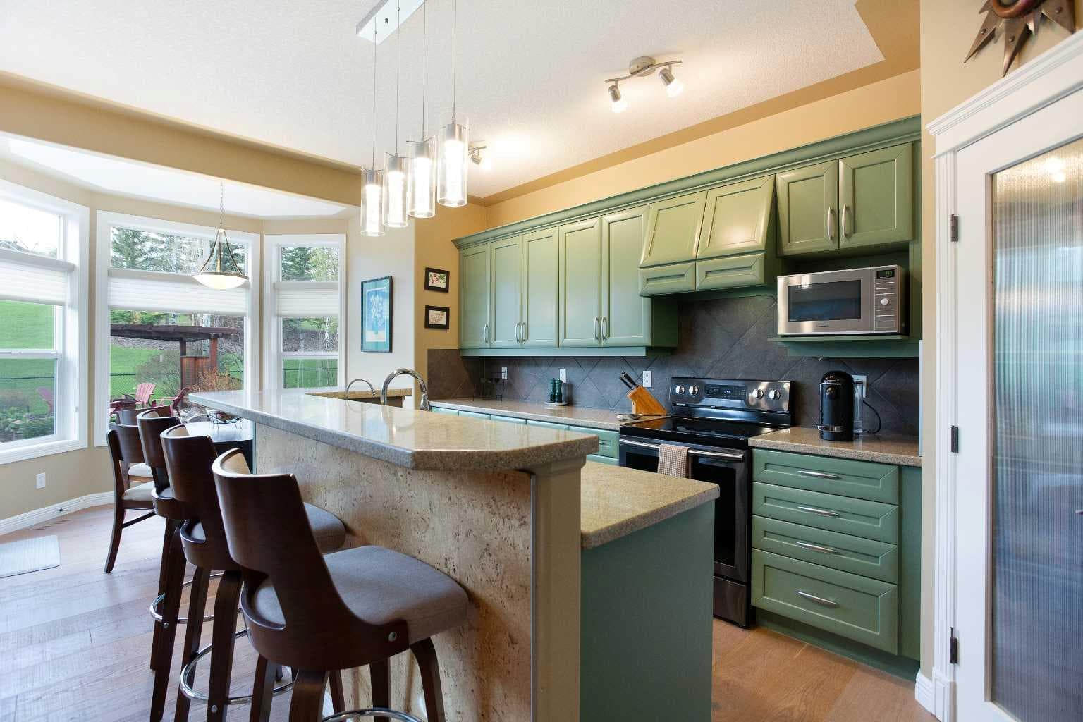 30 Discovery Ridge Gardens SW