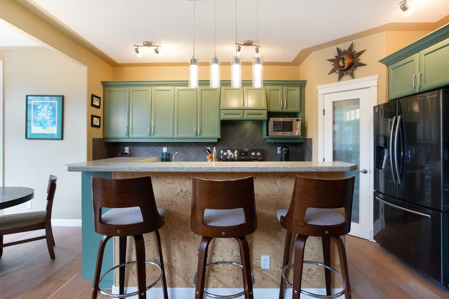 30 Discovery Ridge Gardens SW