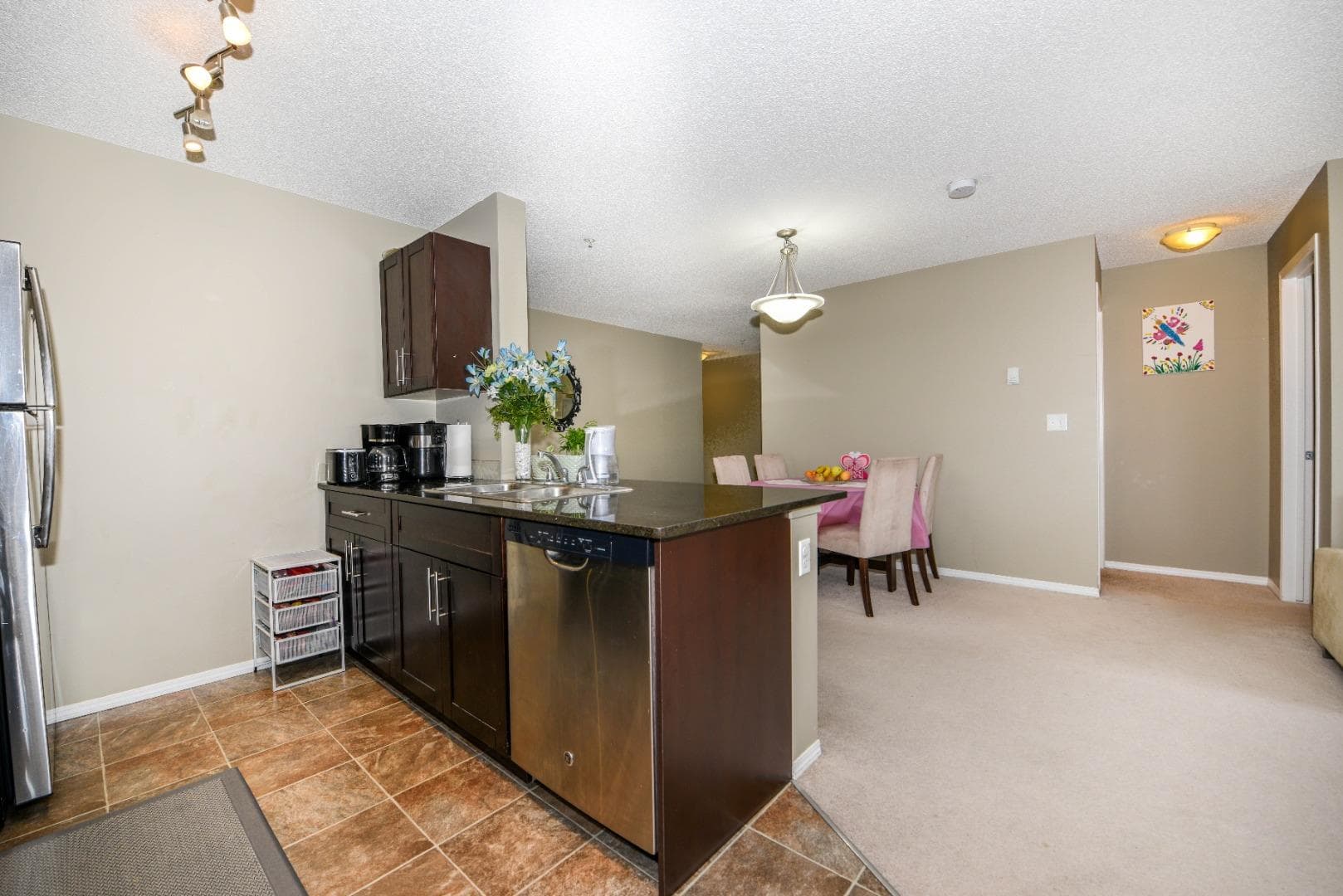 302, 5 Saddlestone Way NE