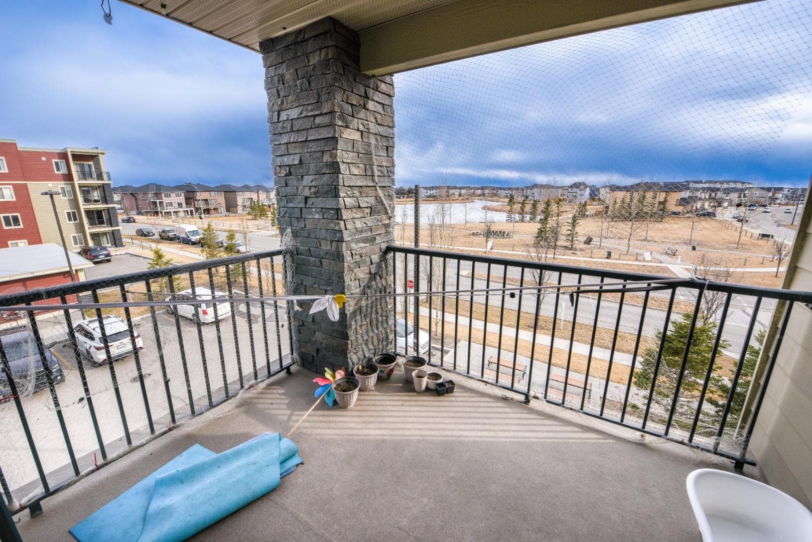 302, 5 Saddlestone Way NE