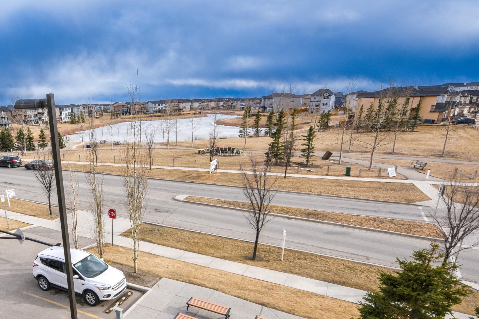 302, 5 Saddlestone Way NE