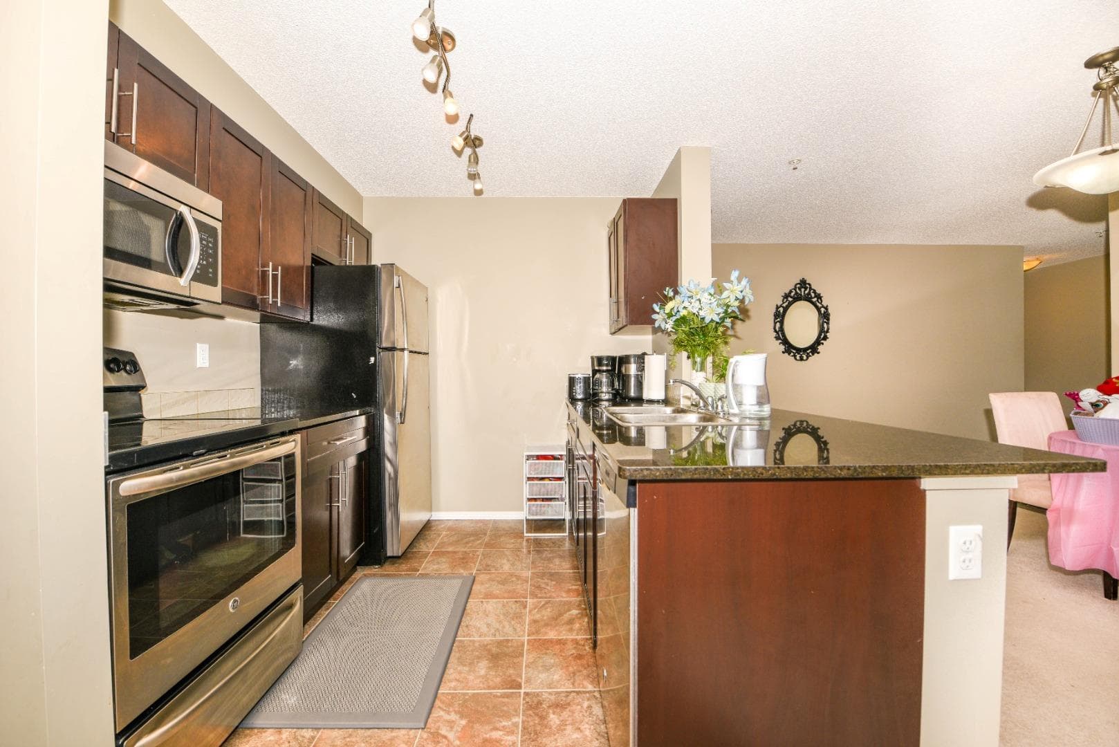 302, 5 Saddlestone Way NE