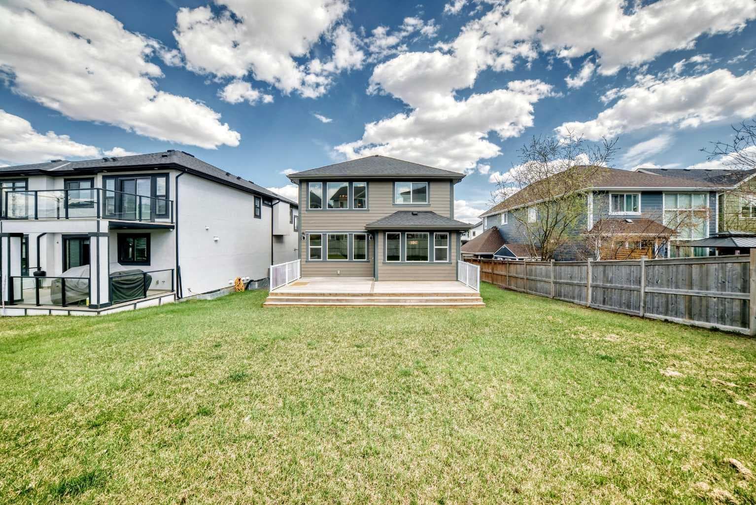 210 Stonemere Green 