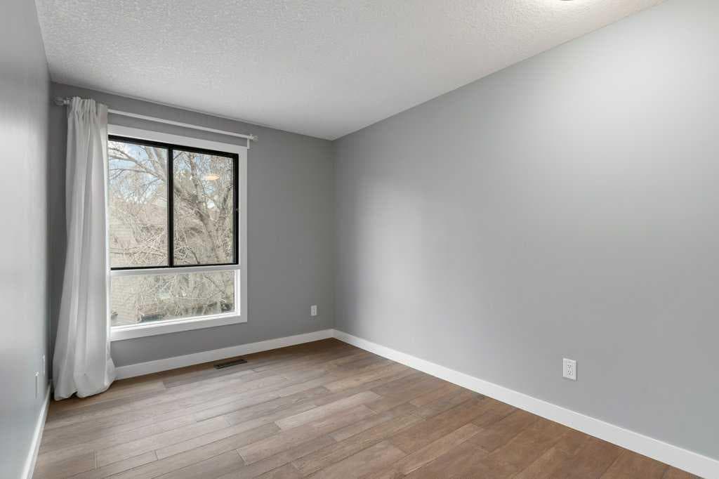 3929 Point Mckay Road NW