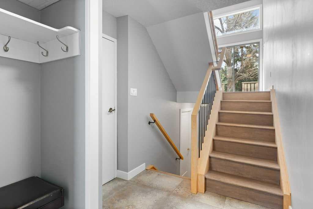 3929 Point Mckay Road NW