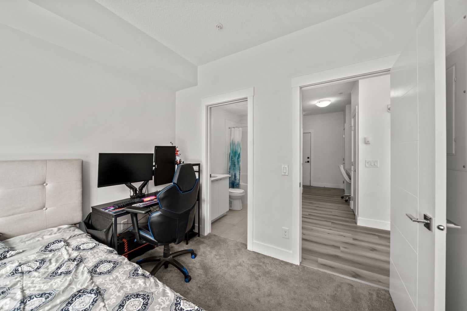 305, 19661 40 Street SE