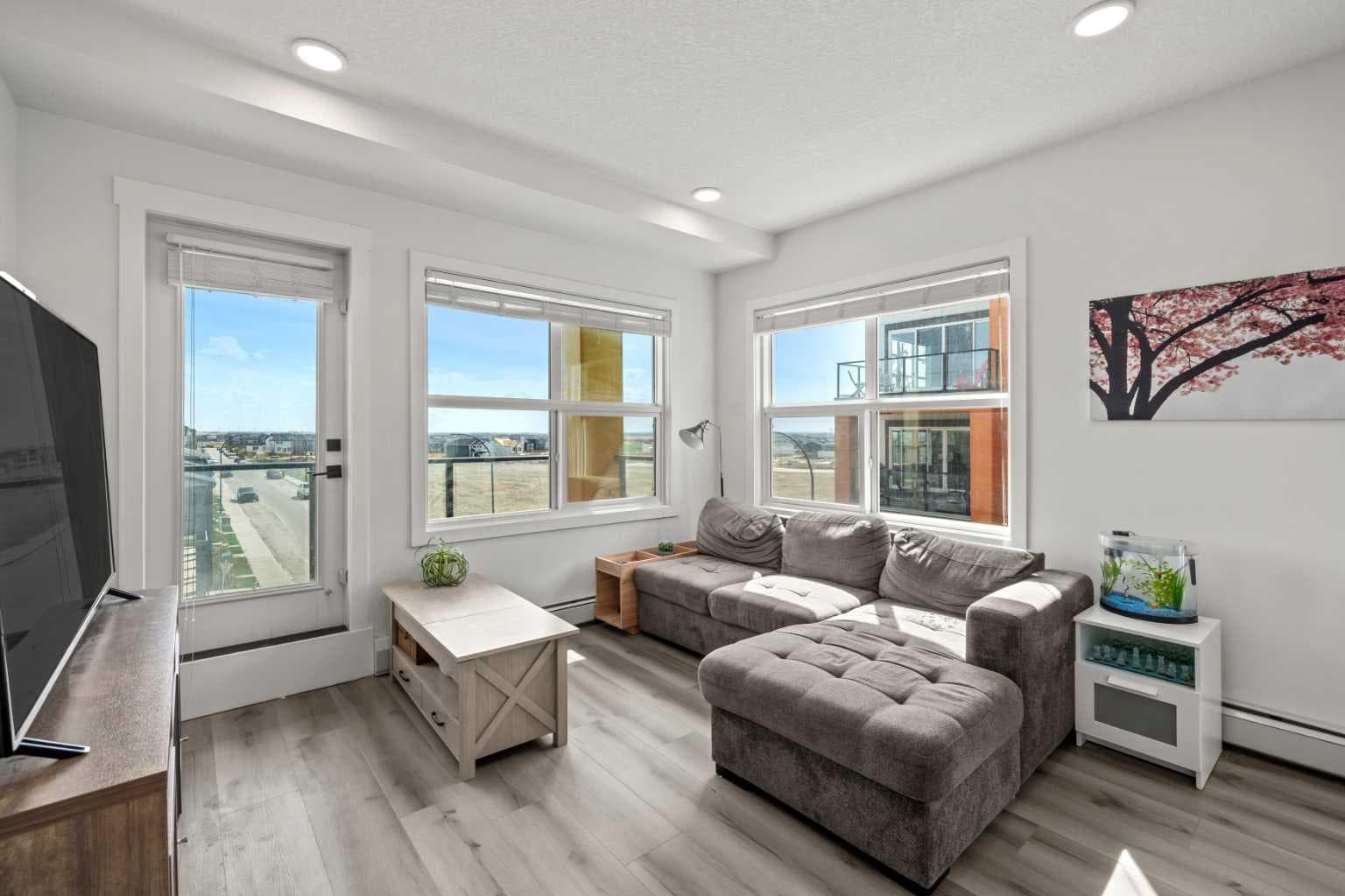 305, 19661 40 Street SE