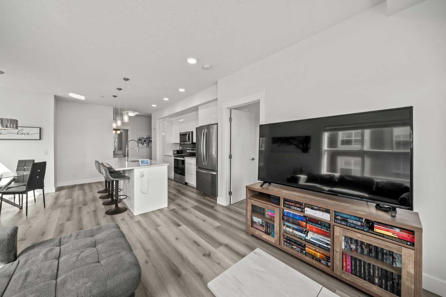 305, 19661 40 Street SE