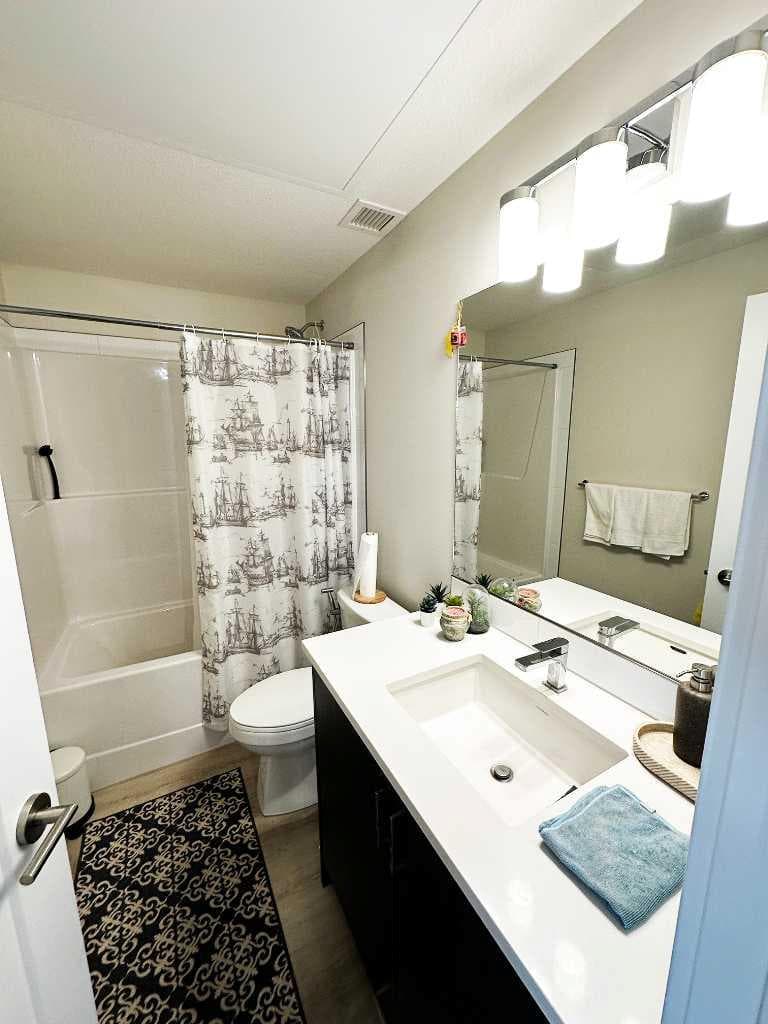 205, 700 Shawnee Square SW