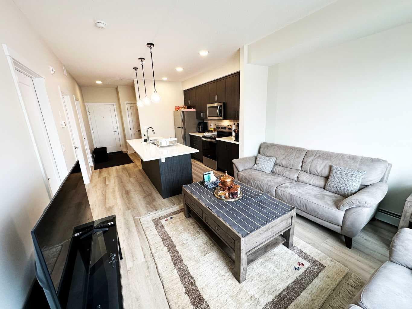 205, 700 Shawnee Square SW