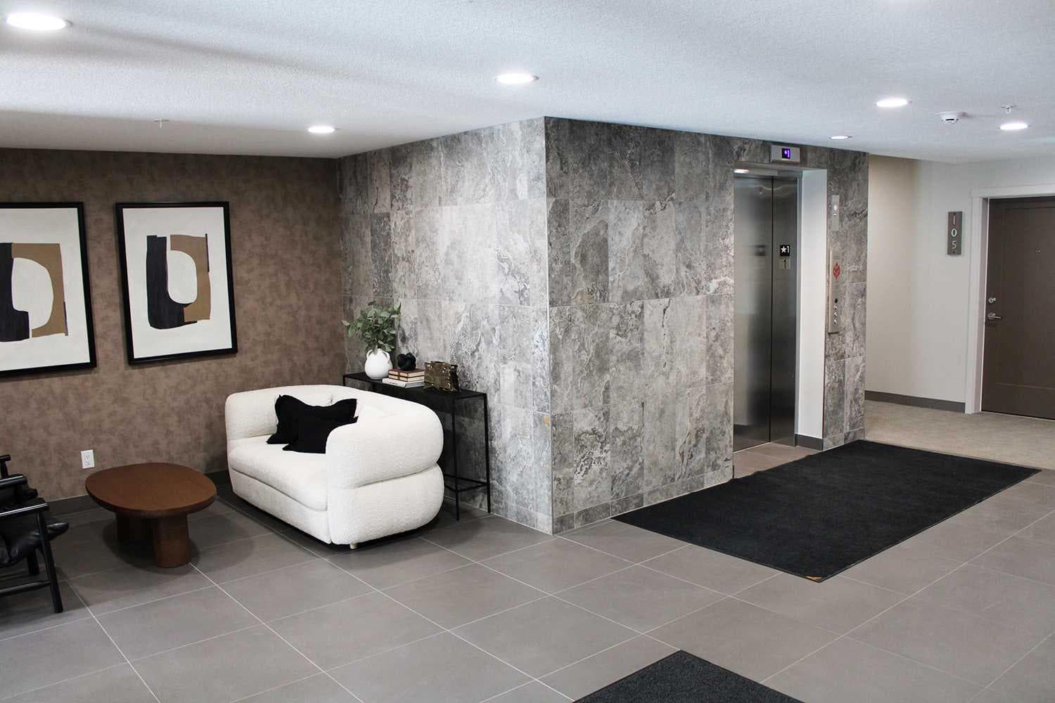 205, 700 Shawnee Square SW