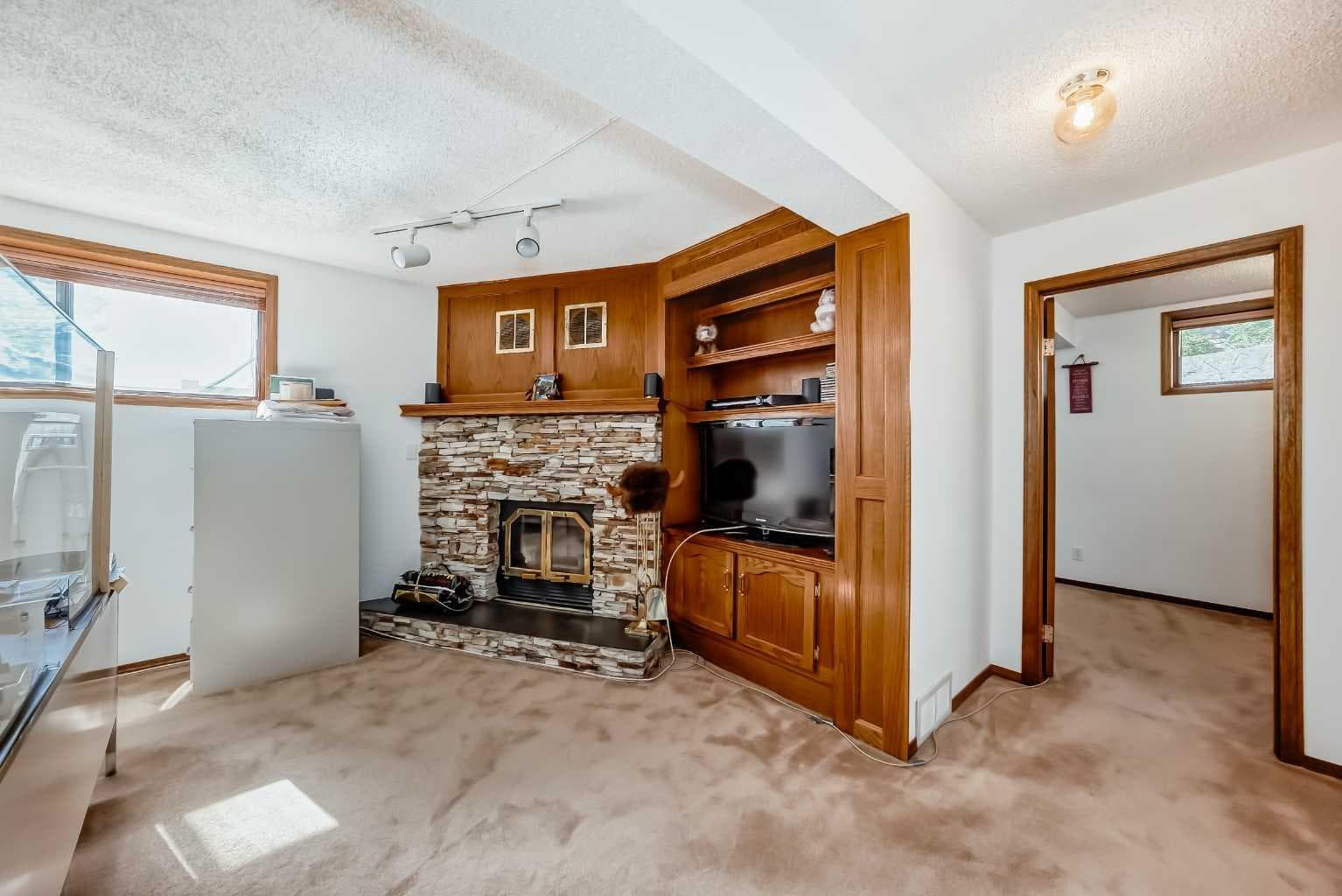 131 Ranchlands Court NW
