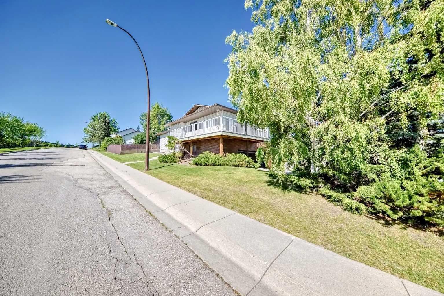131 Ranchlands Court NW