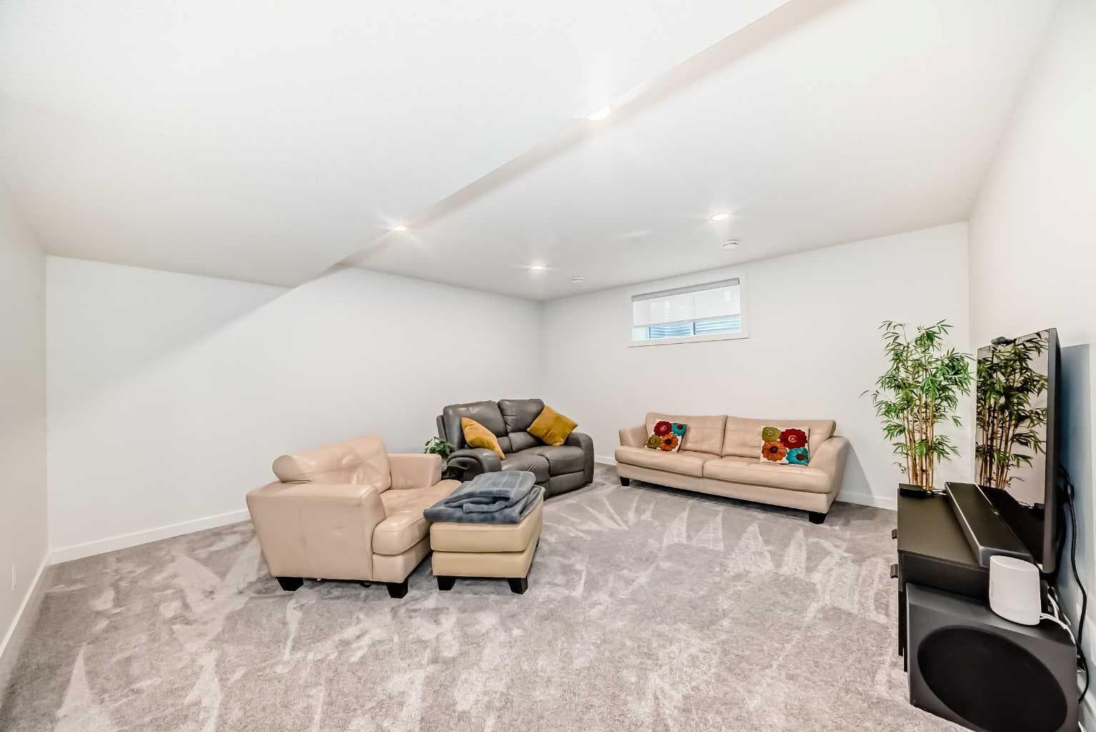 568 Grayling Bend 